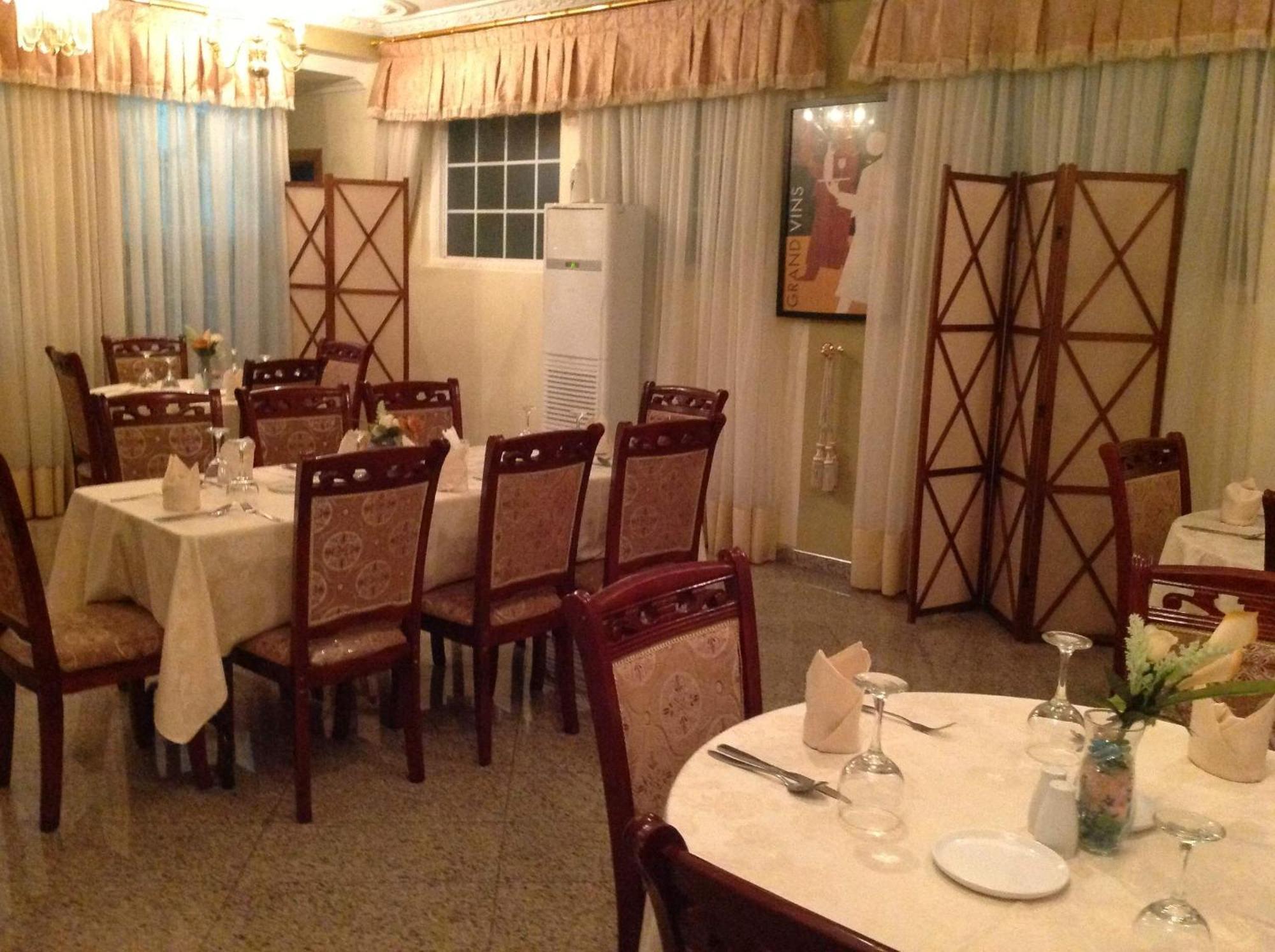 Charleston Hotel Accra Bagian luar foto