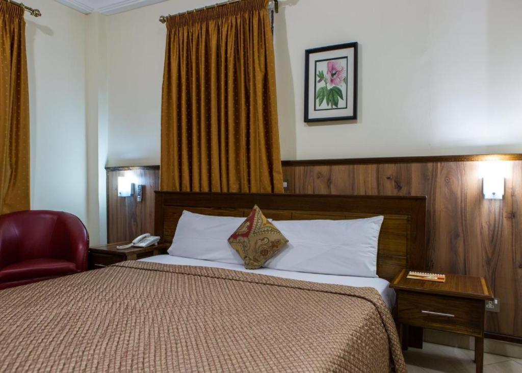 Charleston Hotel Accra Bagian luar foto