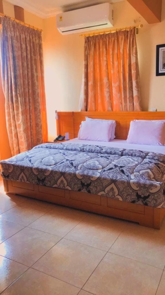 Charleston Hotel Accra Ruang foto