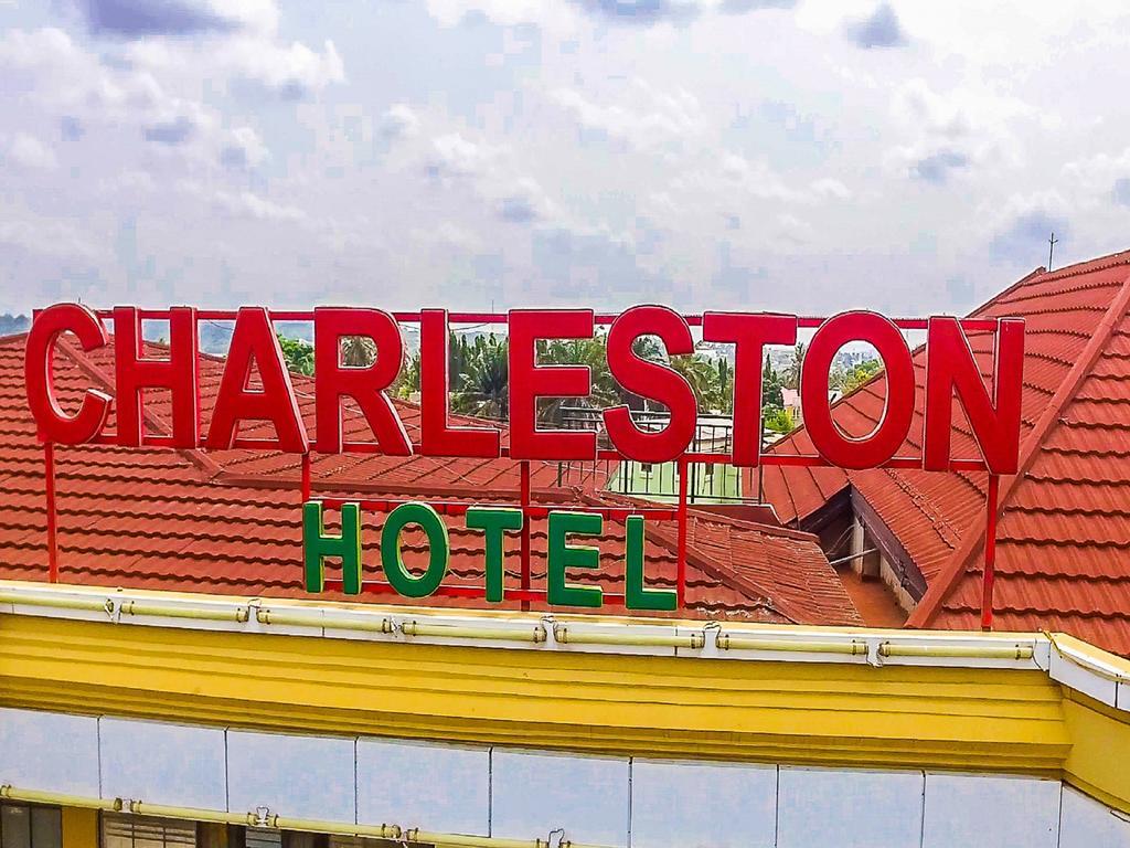 Charleston Hotel Accra Bagian luar foto