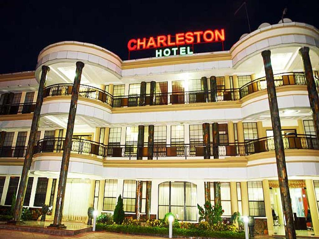 Charleston Hotel Accra Bagian luar foto